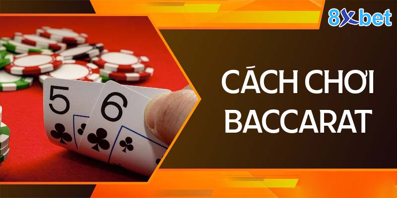 Tay lật hai lá 5 và 6 chuồn bên chồng chip đỏ, minh họa cách tính điểm baccarat 8xbet