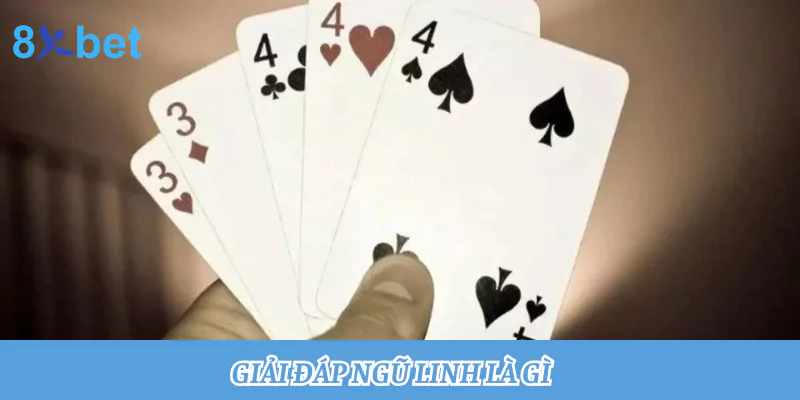 Bàn tay cầm năm lá 3, 3, 4, 4, 4 tạo thành ngũ linh tổng 18 điểm