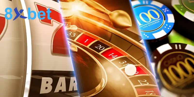 Logo thương hiệu 8xbet bên cạnh vòng quay roulette, máy slot và chồng chip casino
